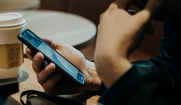 Perbedaan eSIM dengan SIM card biasa, pahami plus-minusnya