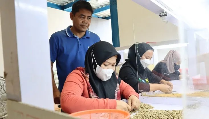 Jaga bumi, industri di Indonesia mulai gunakan plastik sekali pakai