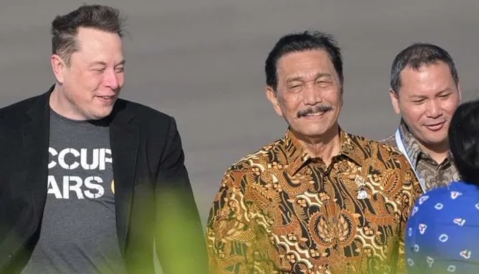 Kunjungi Indonesia, Menteri Luhut jemput Elon Musk di bandara
