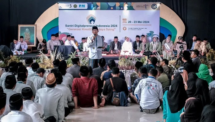 Menteri Sandi ke para santri: Ciptakan konten digital bermanfaat