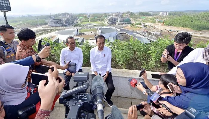 Presiden Jokowi ajak jurnalis ke Istana Kepresidenan di IKN: Internet bagus