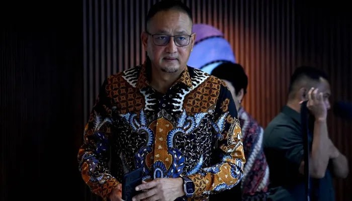 Pusat data diretas, Dirjen Aptika Kominfo mengundurkan diri