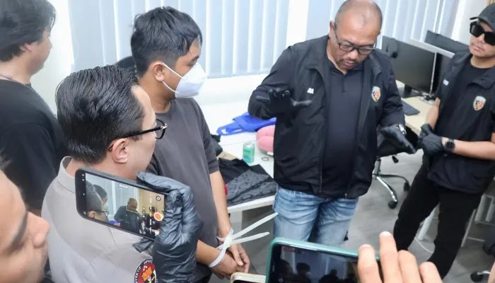 Polisi geledah ‘kantor satelit’ judi online, pegawai Komdigi terlibat