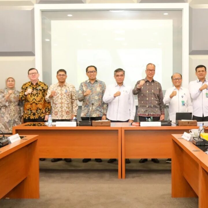 Menperin-Menaker bahas lapangan kerja baru, soroti industri rentan