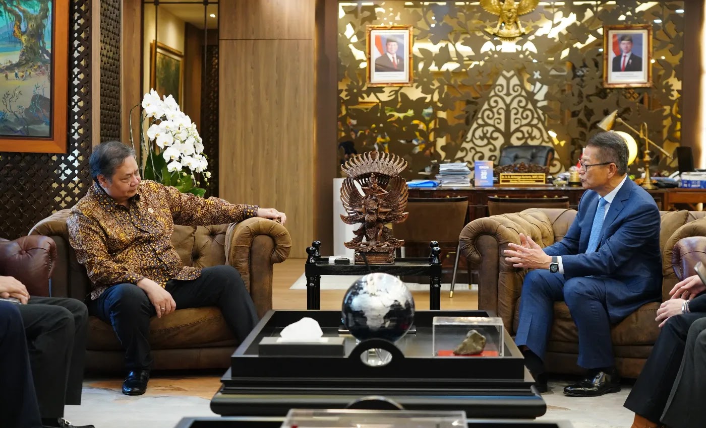 Gaet investasi, Menko Airlangga lobi Financial Secretary Hong Kong