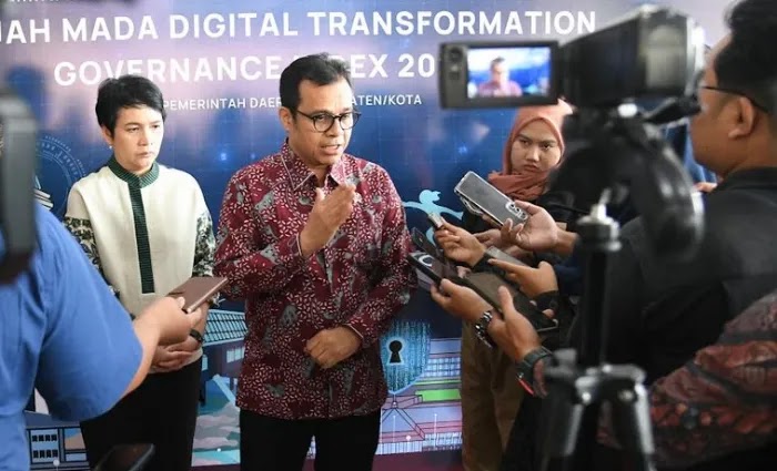 Wamen Nezar beberkan peluang big data dan ancaman siber