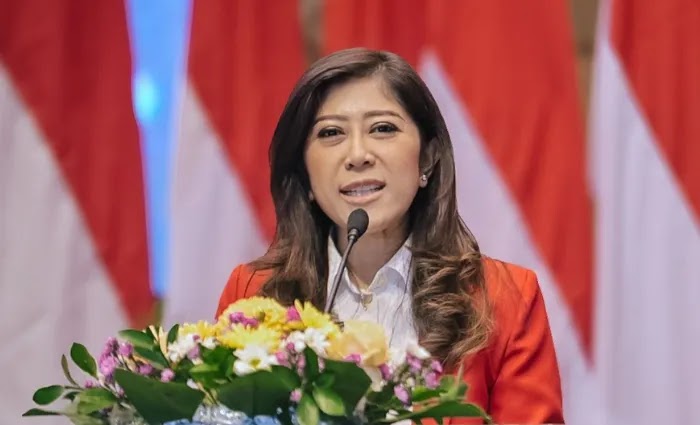 Orasi ilmiah di Wisuda Undiknas, Menkomdigi: jangan takut pada AI