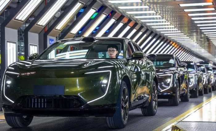 Tiongkok resmi izinkan mobil listrik otonom level-3 di jalan umum