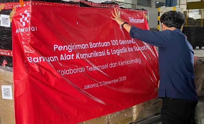 Komdigi kirim 100 genset dan 500 smartphone ke Sumatera