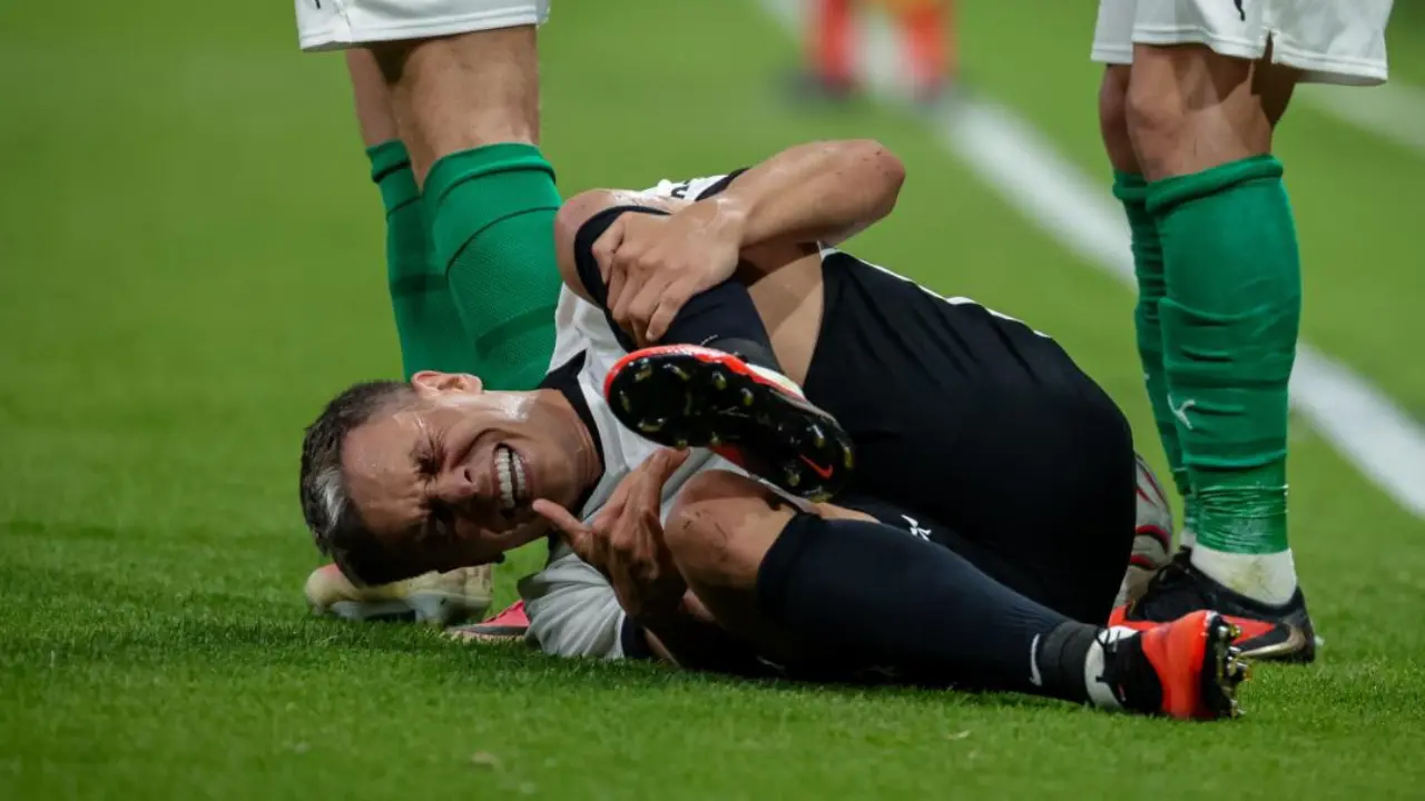 Getty Images/Ahmad Mora Baca artikel sepakbola, "Eks Arsenal Leandro Trossard Kena Pukul Lawan di Liga Turki" selengkapnya https://sport.detik.com/sepakbola/bola-dunia/d-8632601/eks-arsenal-leandro-trossard-kena-pukul-lawan-di-liga-turki. Leandro Getty