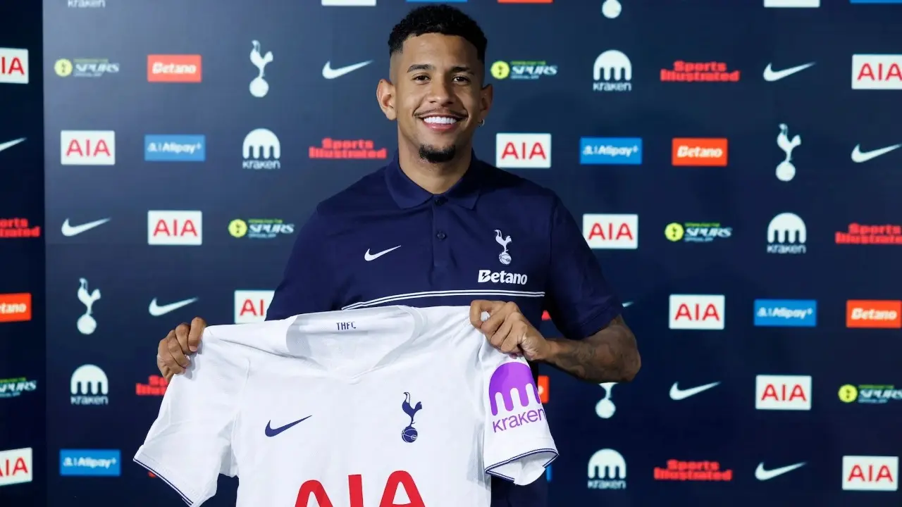 Savinho Resmi Berseragam Tottenham Nilai Transfer Capai Rp 1 85 Triliun (1)