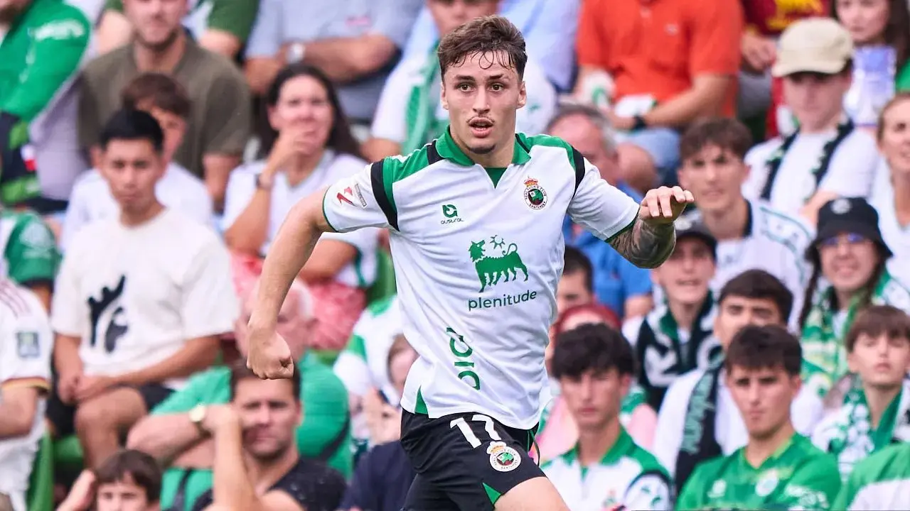 Alejandro Balde Bertahan di Barcelona, Manchester United Bidik Jorge Salinas