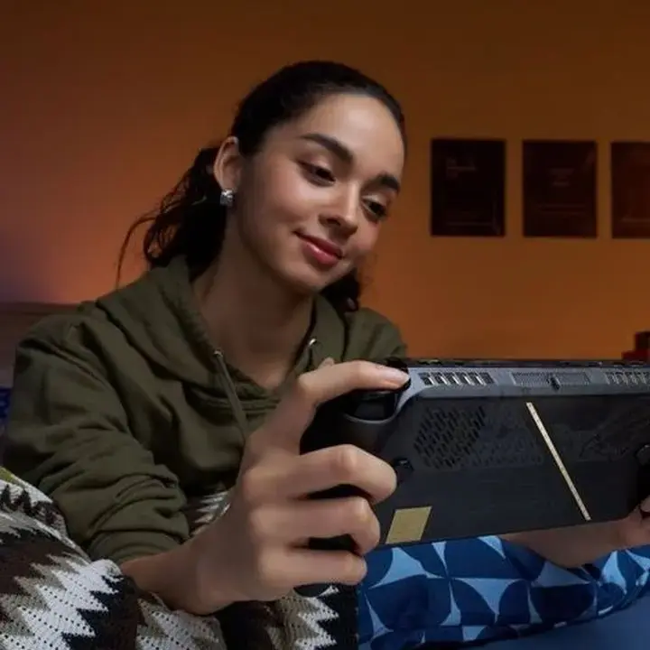Asus ROG Xbox Ally X20 Resmi Meluncur dengan Bodi Transparan dan Layar OLED 120 Hz