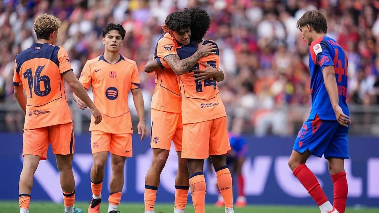 Barcelona Hadapi Elche Tanpa Penyerang Murni, Siapa Pilihan Hansi Flick?