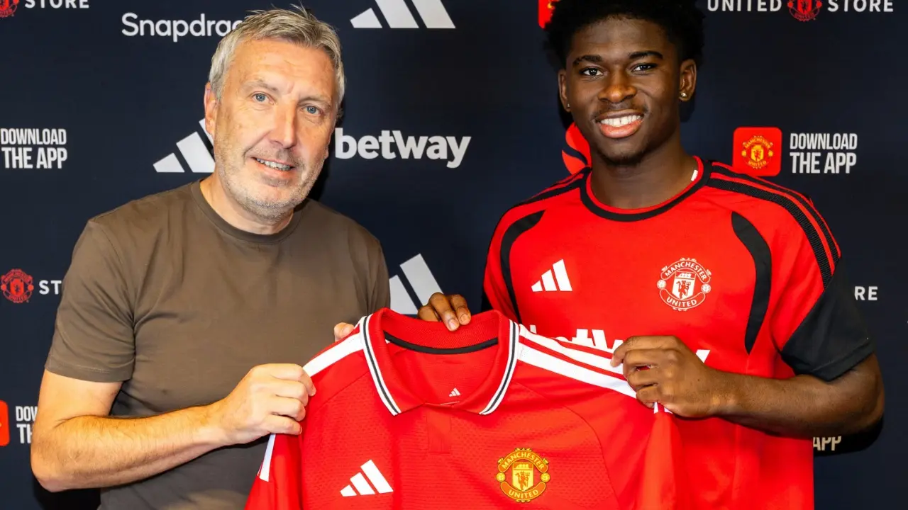 Carlos Baleba. Resmi ke Manchester United.