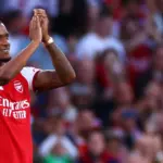 Bek Baru Arsenal, Ezri Konsa, Dinilai Lebih Baik dari William Saliba