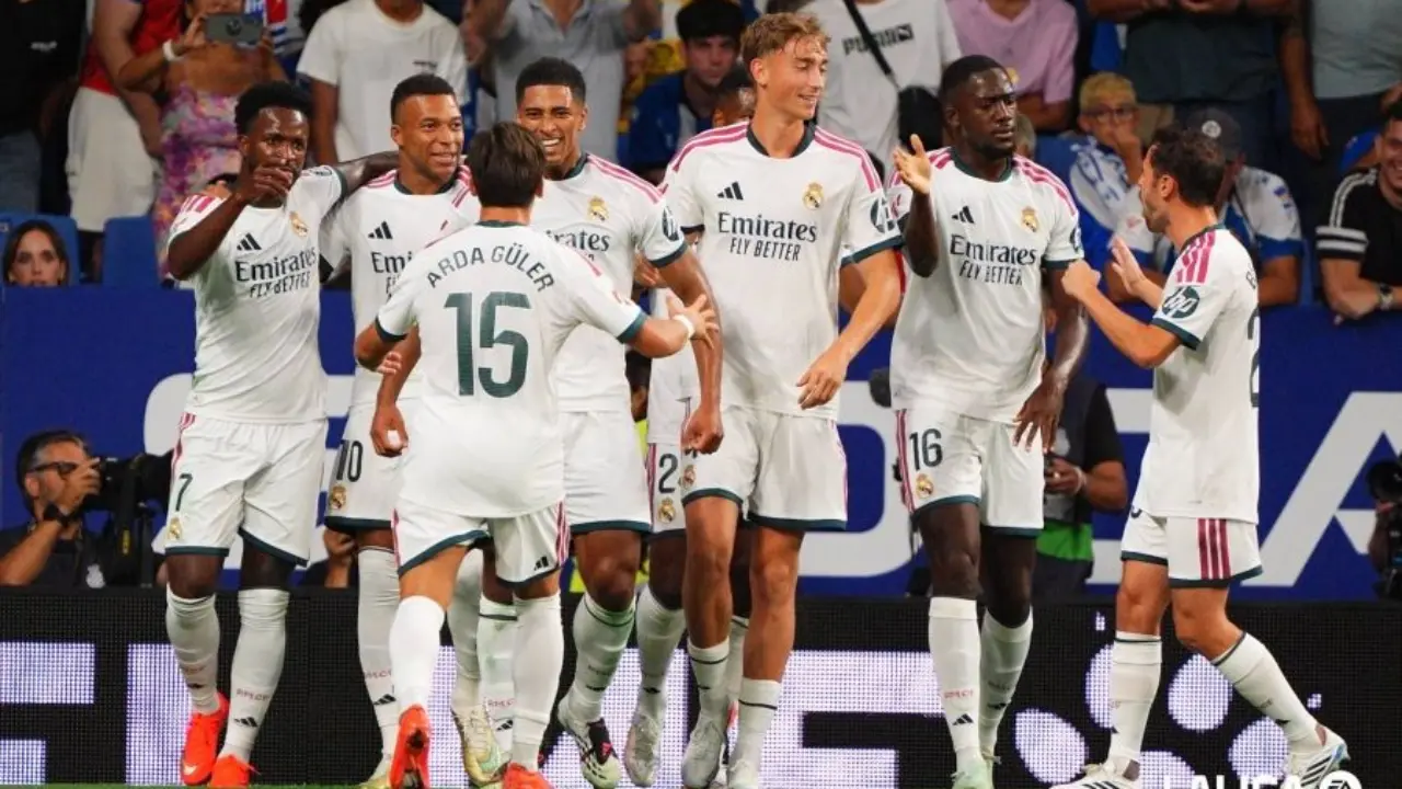 Pemain Real Madrid Selebrasi setelah Cetak Goal