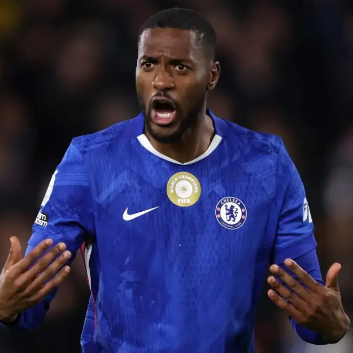 Belum Puas Belanja Pemain, Ini Sosok Bek Chelsea yang Masuk Radar Manchester United