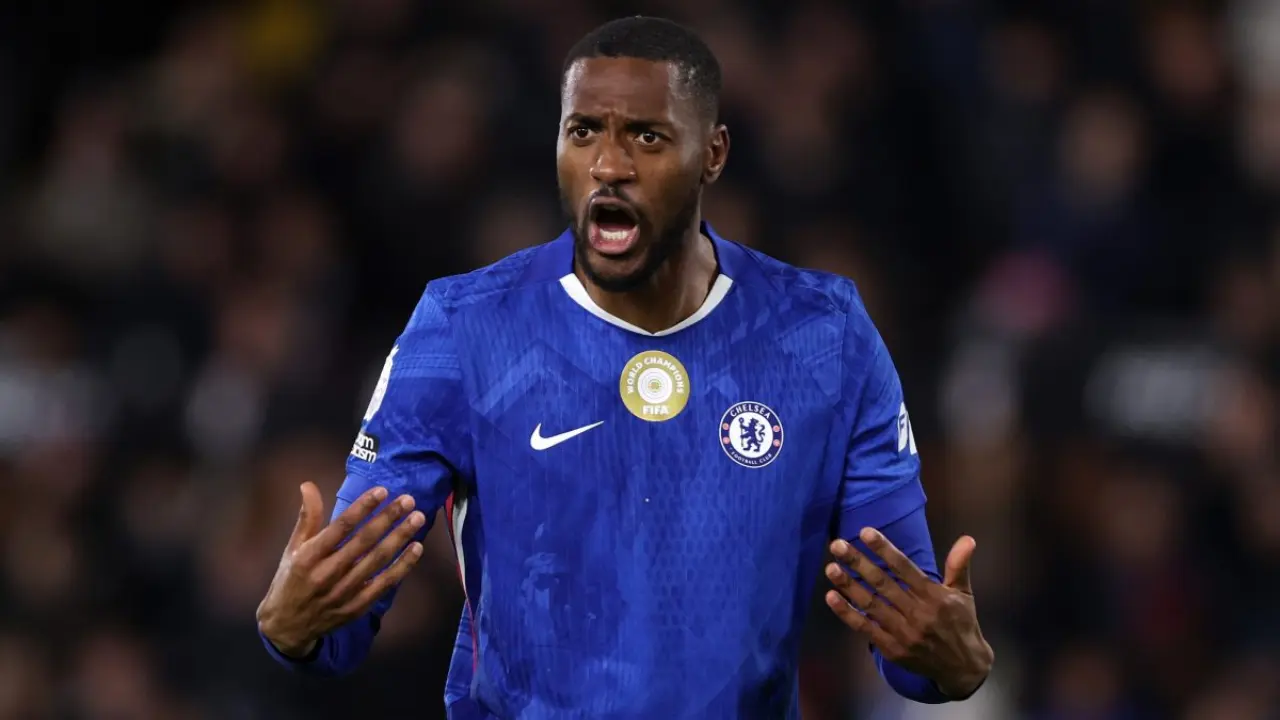 Belum Puas Belanja Pemain, Ini Sosok Bek Chelsea yang Masuk Radar Manchester United