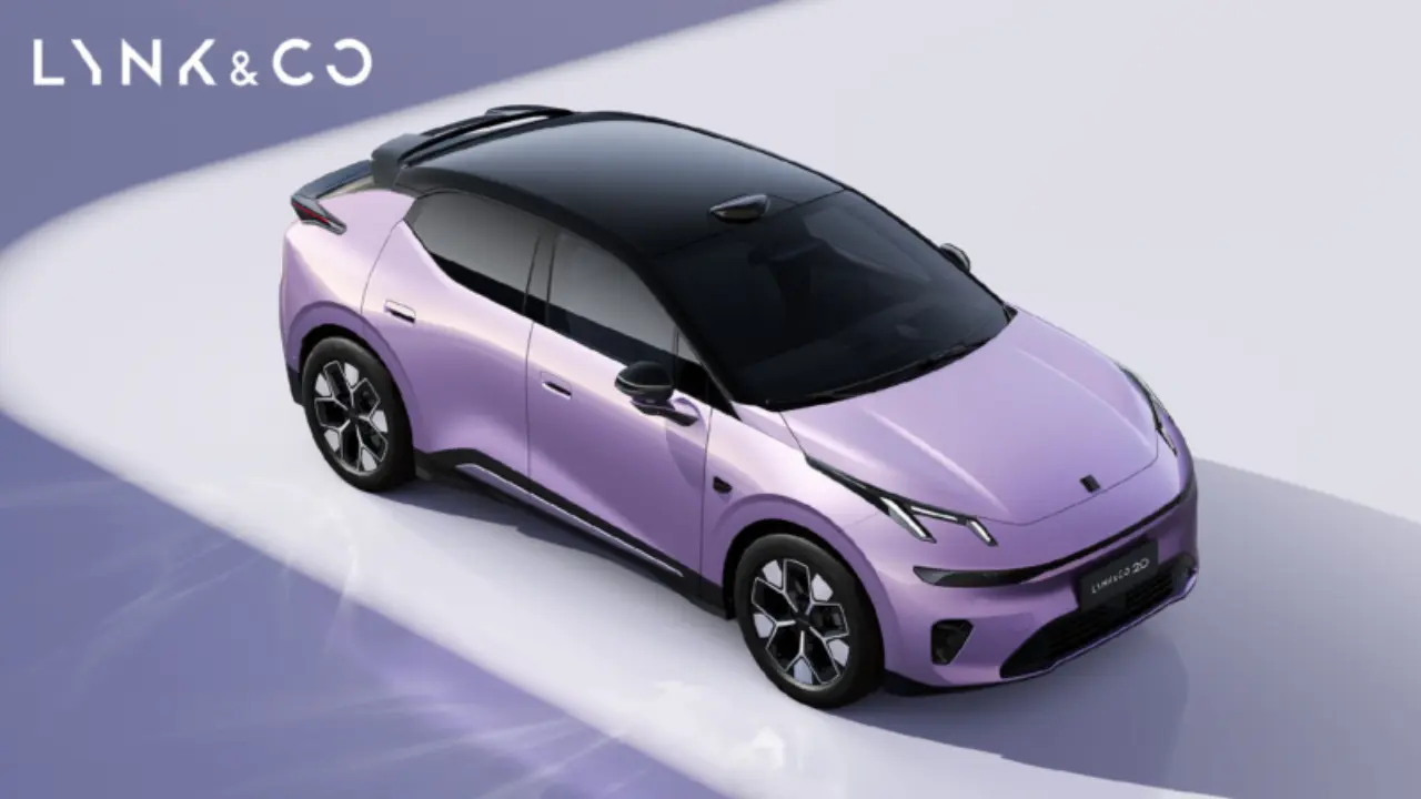 Lynk & Co 02 Versi Terbaru Tampil dengan Interior Ungu dan Penggerak Listrik 16-in-1