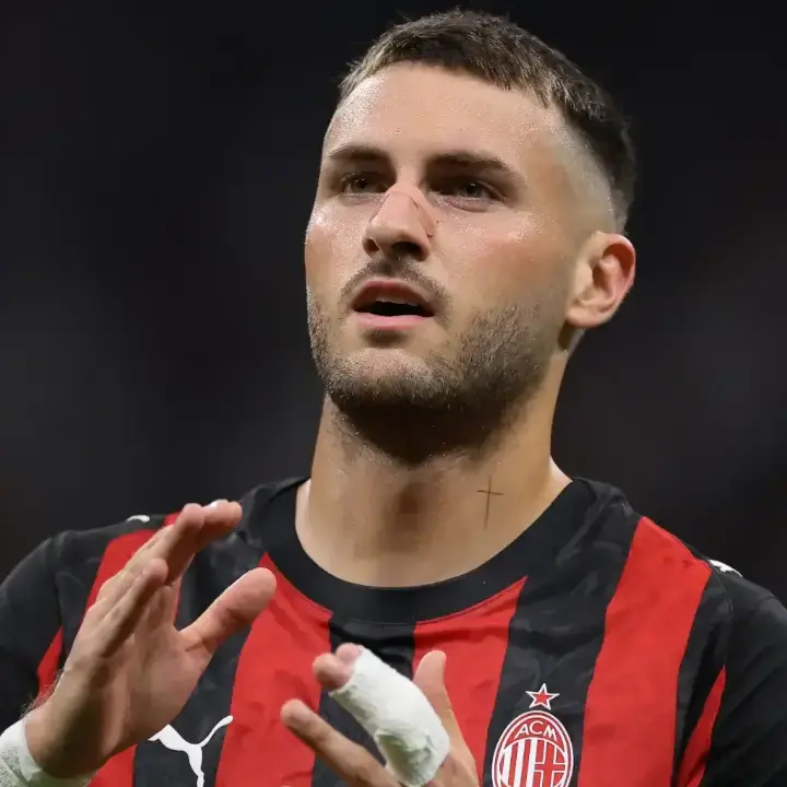 AC Milan Segera Lepas Santiago Gimenez, Sang Striker Akan Merapat Ke Mana?