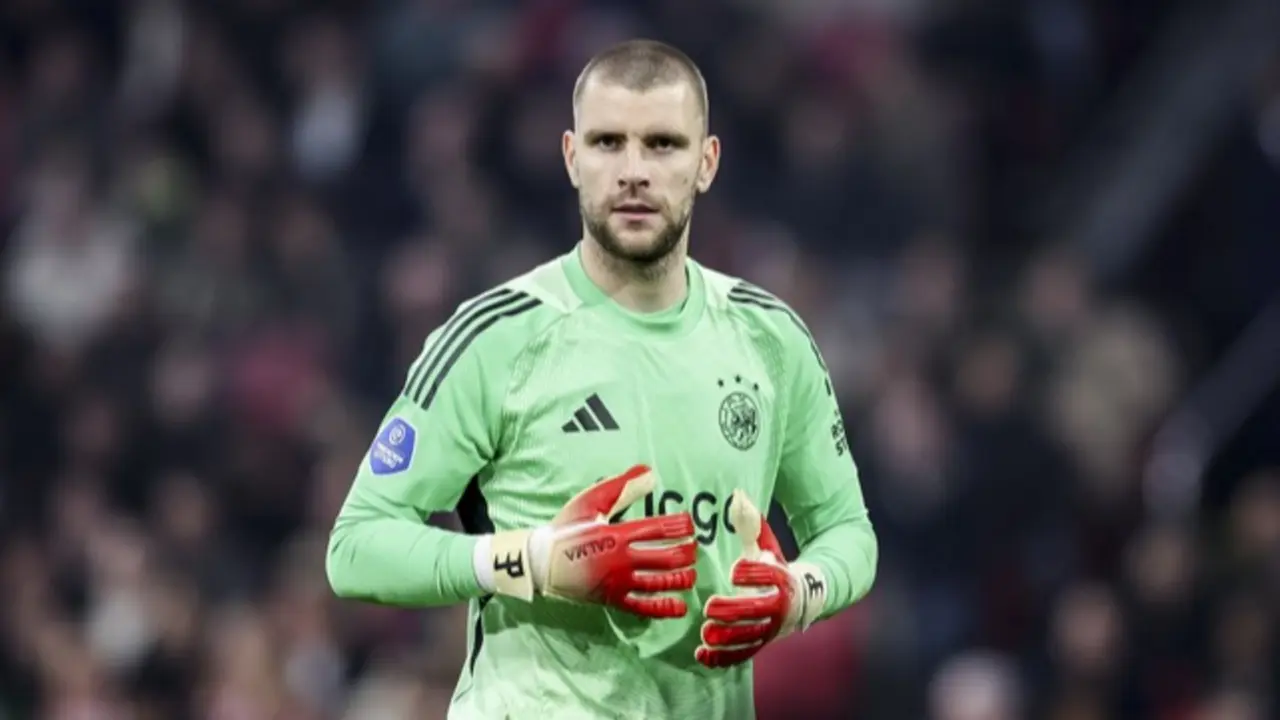 Martin Paes Kiper Timnas Indonesia dan Ajax Amsterdam