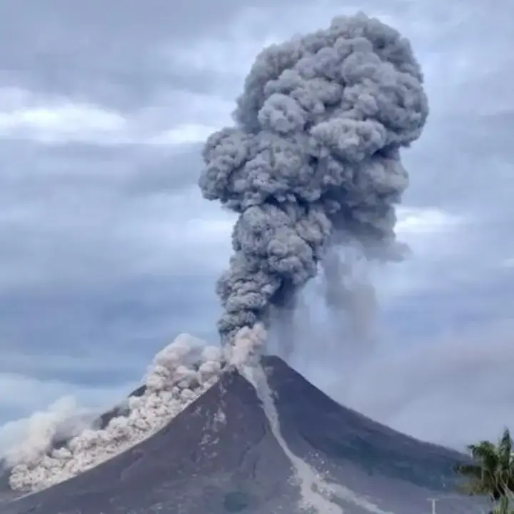 Gunung Sinabung Erupsi, Kolom Abu Capai 3.500 Meter