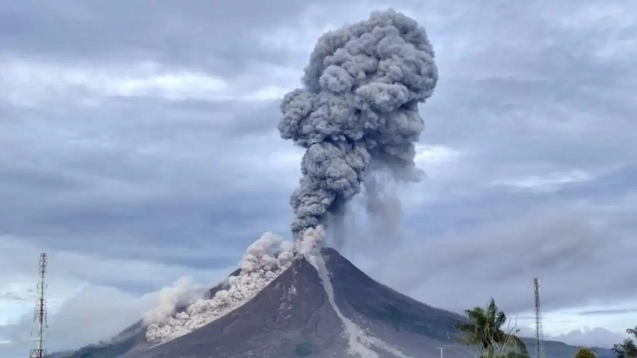 Gunug Sinabung Erupsi