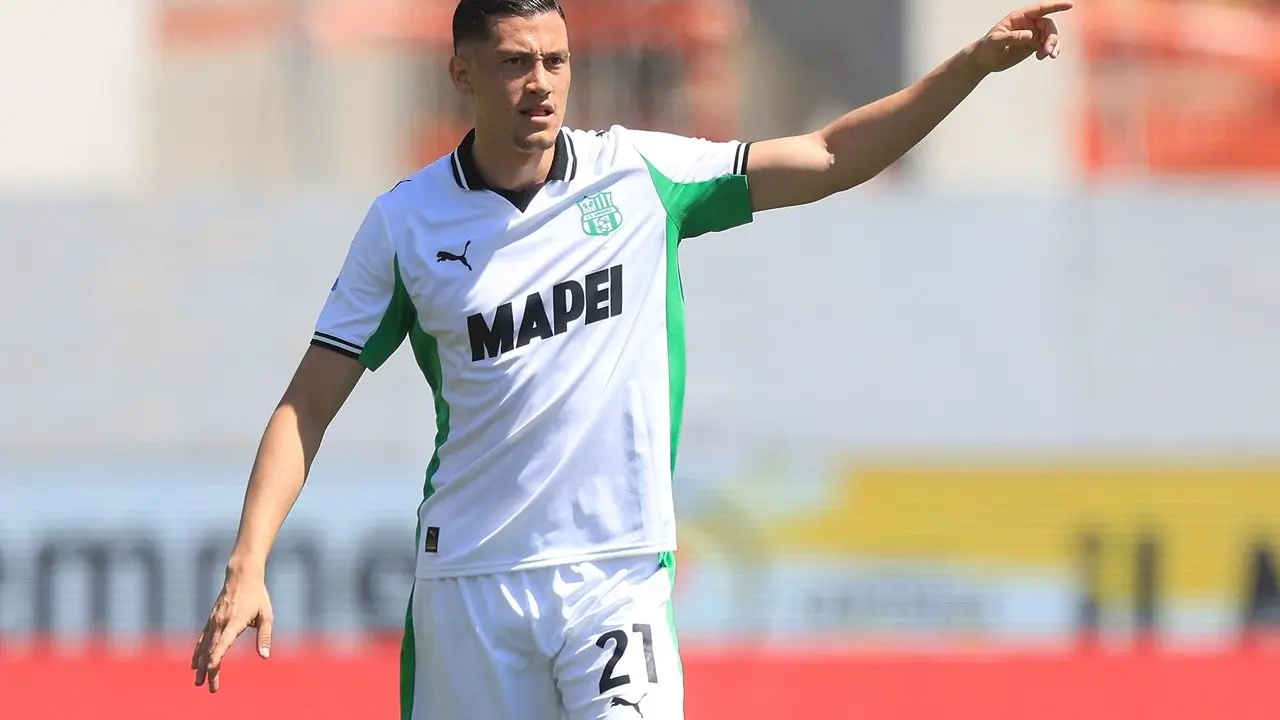 Jay Idzes Absen di Laga Pembuka Serie A, Pelatih Sassuolo Jelaskan Alasannya