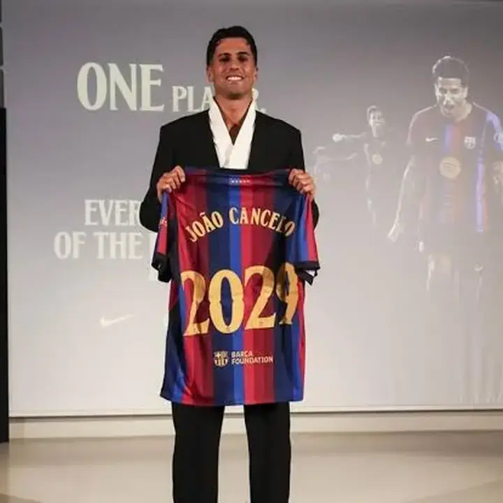 Joao Cancelo Kembali ke Barcelona, Targetkan Trofi Liga Champions