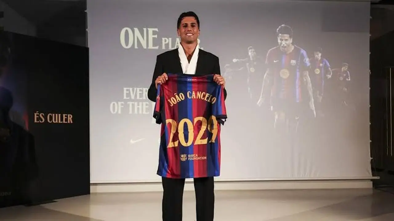 Joao Cancelo Resmi Permanen di Barcelona, Targetkan Liga Champions