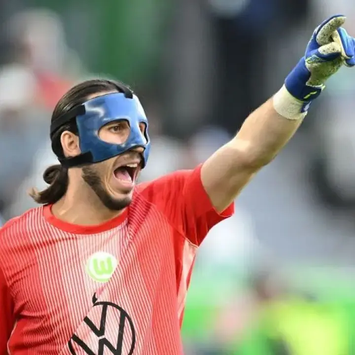 Juventus Selangkah Lagi Rekrut Kamil Grabara dari Wolfsburg