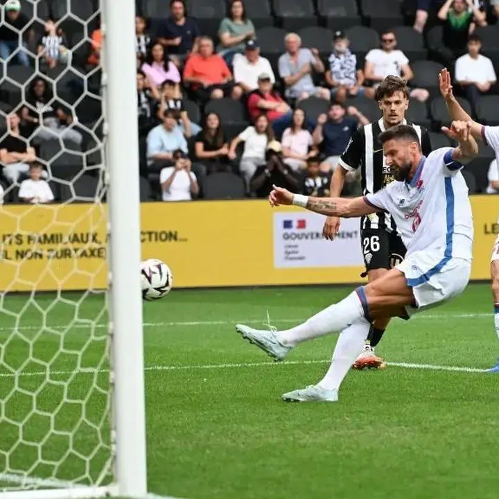 Lille Raih Tiga Poin Perdana di Ligue 1 Usai Taklukkan Angers 2-0