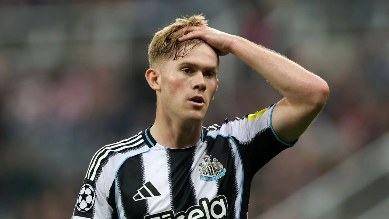 Manchester United Terancam Gagal Rekrut Lewis Hall, Newcastle Tawarkan Peran Penting
