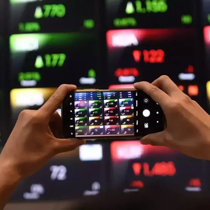 Saham Bank Mandiri Melemah Usai Blokir Rekening Donasi Warga Pati