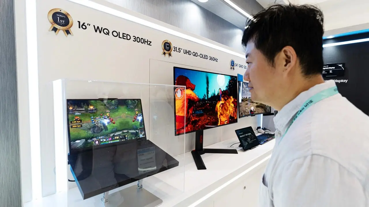 Samsung Display Pamerkan OLED 300Hz dan Layar Stretchable 20 Inci Pertama di Dunia
