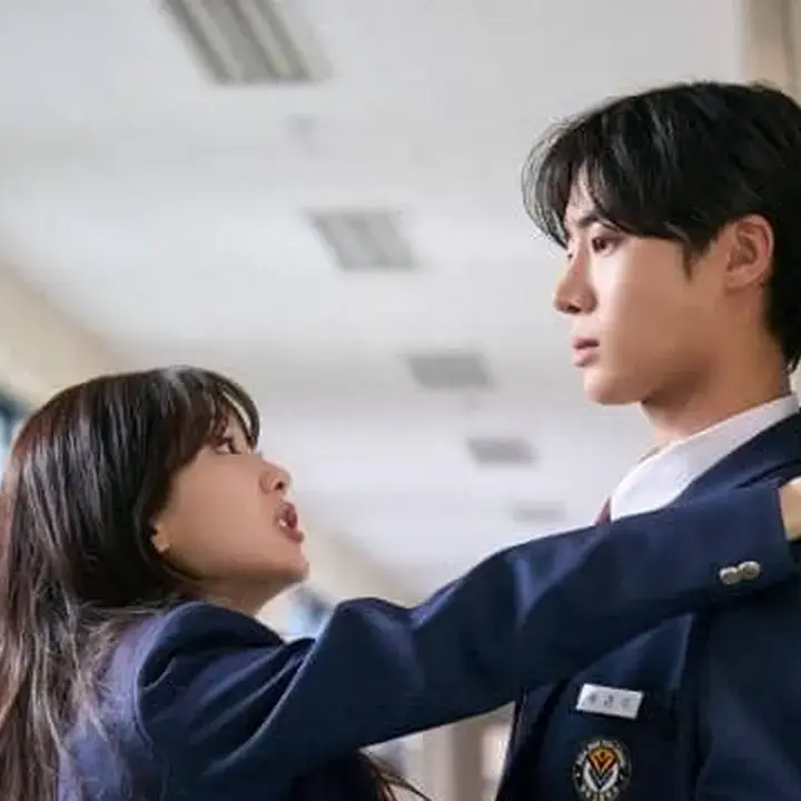Tiga K-Drama dengan Karakter Cewek yang Bucin Sejak Pandangan Pertama