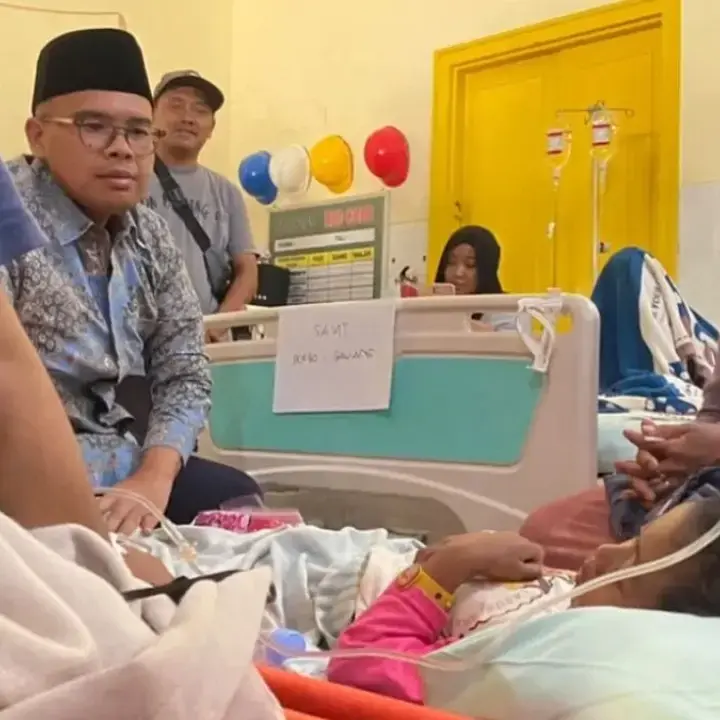 BGN Copot Kepala SPPG Batang Usai 219 Orang Keracunan Setelah Konsumsi MBG