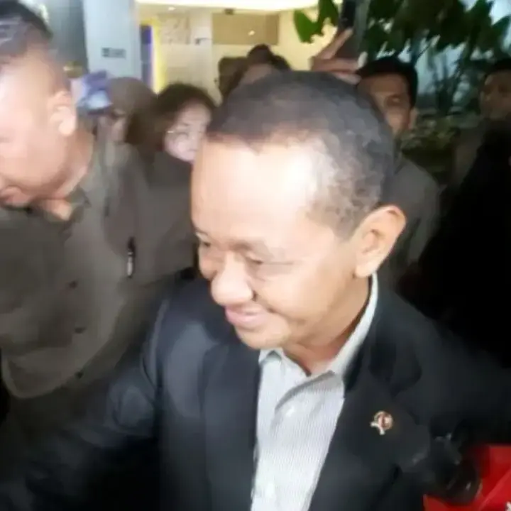 Bahlil Bungkam Soal Fahd A Rafiq Jadi Tersangka KPK, Pilih Bergegas Tinggalkan Istana Usai Ratas