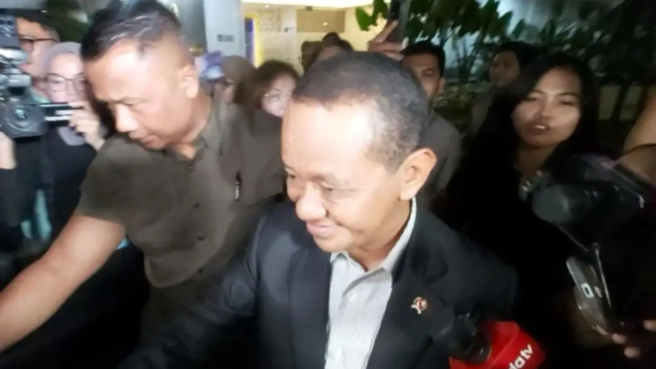 Bahlil Bungkam Soal Fahd A Rafiq Jadi Tersangka Kpk Pilih Bergegas Tinggalkan Istana Usai Ratas