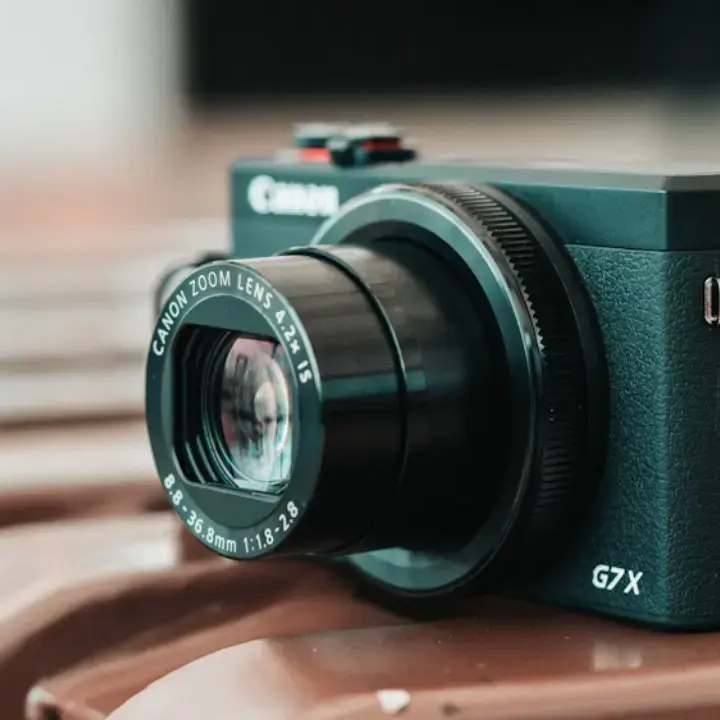 Canon Siapkan PowerShot G7 X Mark IV dengan Sensor Stacked Lebih Besar dan Lensa Zoom Aperture Cepat