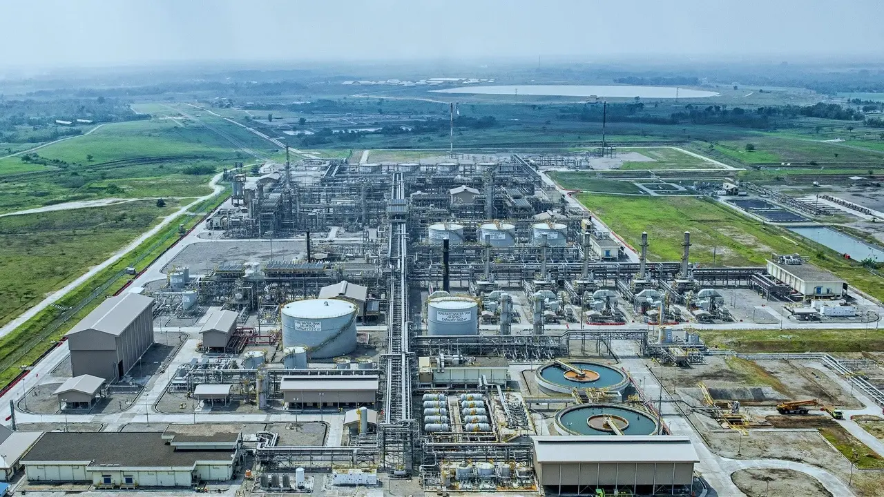 Emiten Hapsoro Raja Akuisisi 5 Saham Pt Layar Nusantara Gas Perkuat Kemitraan Dengan Grup Genting Di Bisnis Flng