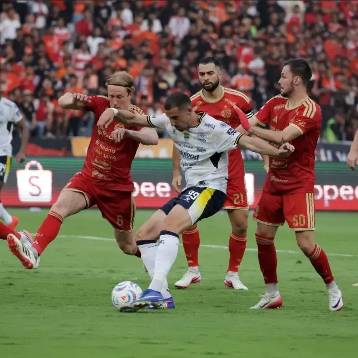 Hasil Persija vs Persib, Macan Kemayoran Menang 2-1 Lewat Gol Ivan Mamut di Menit Akhir