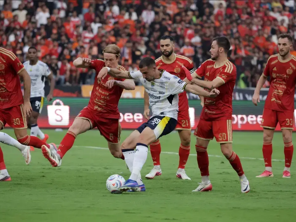 Persija Tampil Superior Raih 3 Poin di Detik Akhir