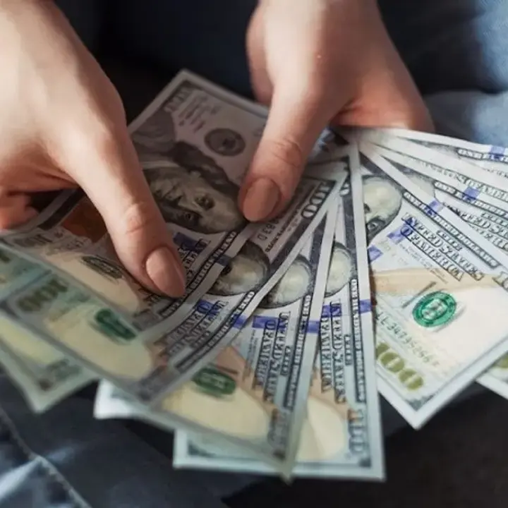 Indeks Dolar AS Bertahan di 98,8 Saat Harga Minyak Melonjak, Pasar Menanti Data Inflasi dan Sinyal The Fed