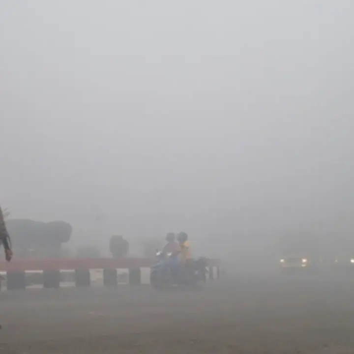 Kabut Asap Karhutla Selimuti Sampit, Jarak Pandang Turun hingga 100 Meter dan ISPU Capai 763 pada Pagi Hari
