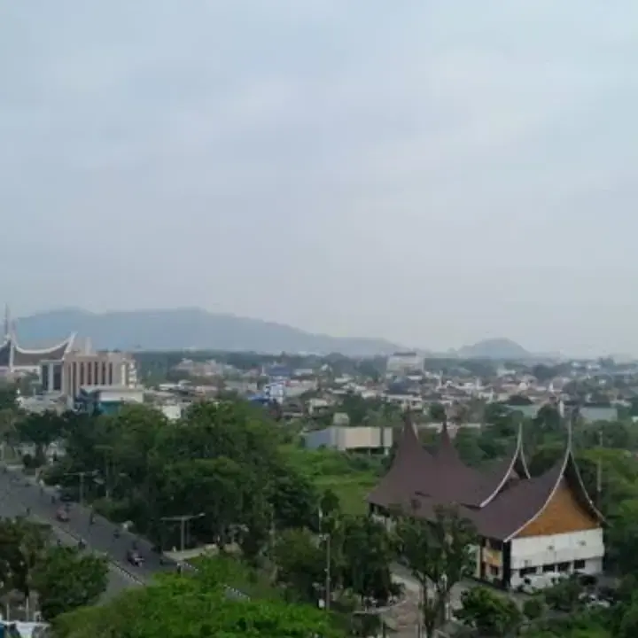 Kualitas Udara Padang Masuk Kategori Berbahaya, Siswa PAUD Hingga SMP Kembali Belajar dari Rumah