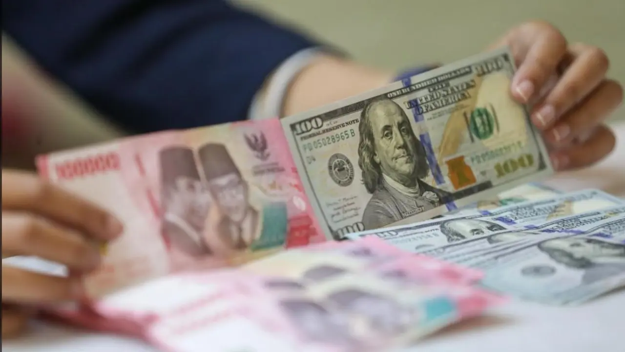 Kurs Dolar As Di Bca Bank Mandiri Bri Dan Bni Hari Ini Rabu 16 September Rupiah Melemah