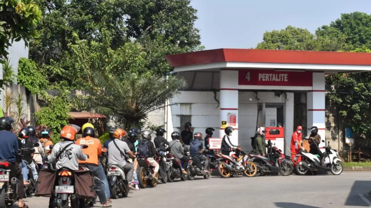 Pemerintah Siapkan Regulasi Baru Pembelian Bbm Subsidi Setelah Antrean Panjang Terjadi Akibat Peralihan Konsumsi