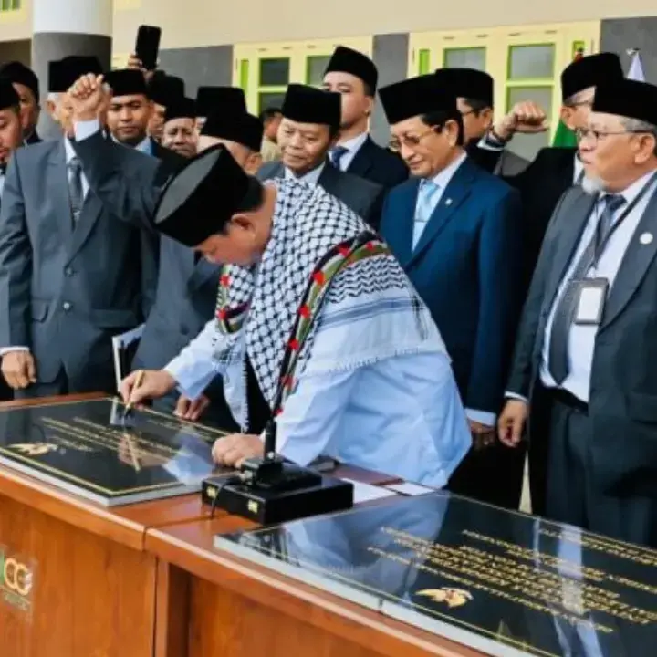 Prabowo Resmikan Balai Pertemuan dan Fakultas Kedokteran Universitas Darussalam Gontor Ponorogo Jawa Timur